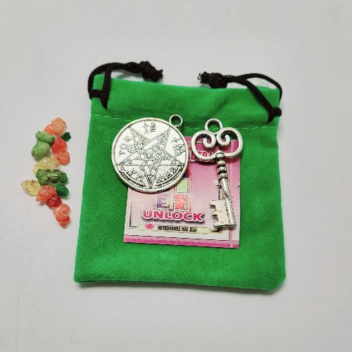 LUCKY CHARMS AMULETS